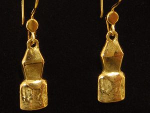 Seita earrings (one pair, gold)